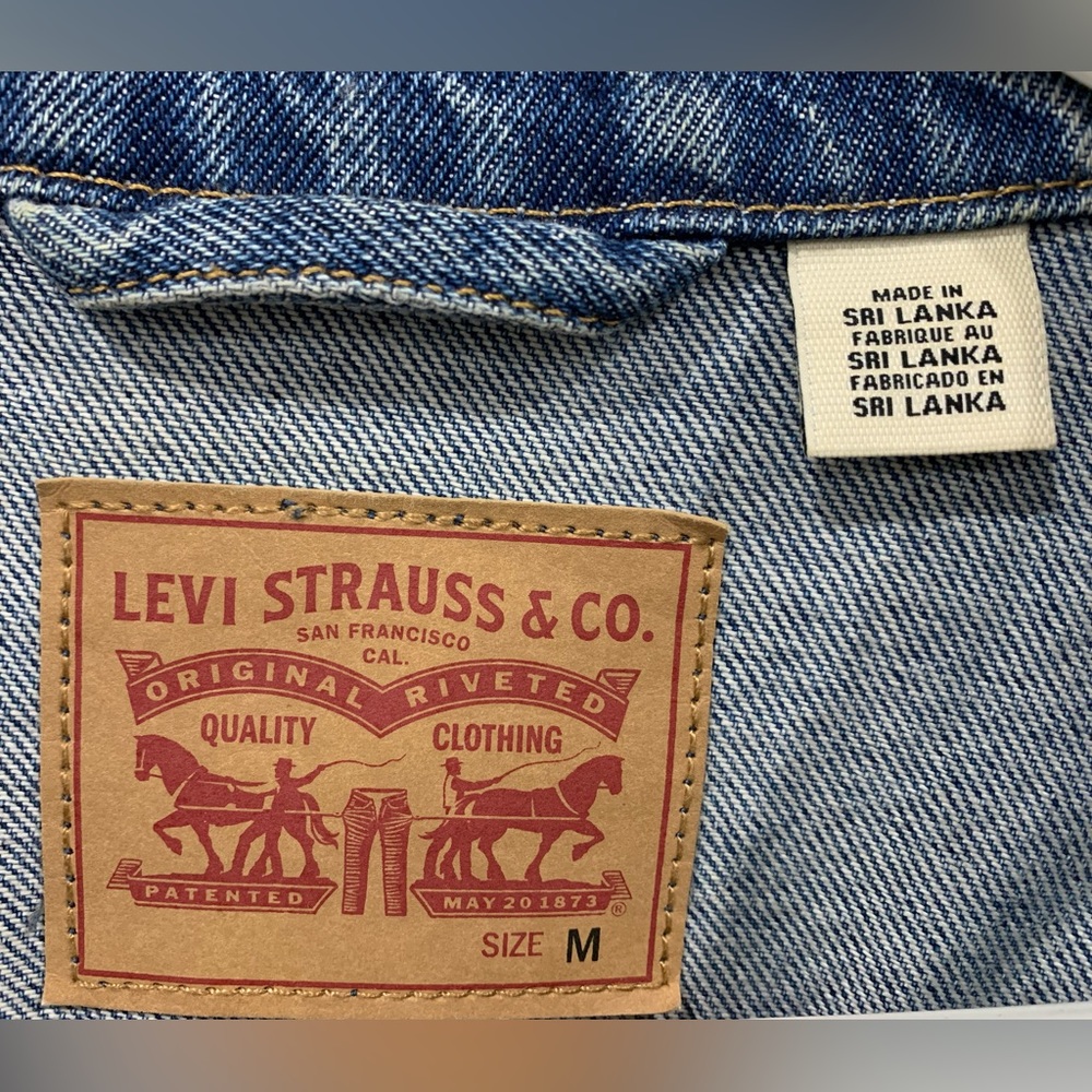 Levi Strauss blue denim jacket - Picture 3 of 6